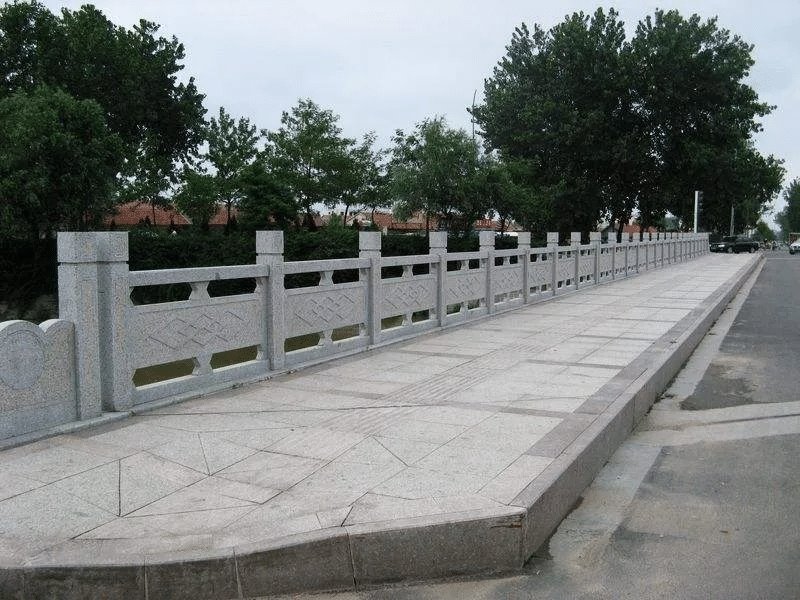 Standard Concrete Minisipal Guardrail